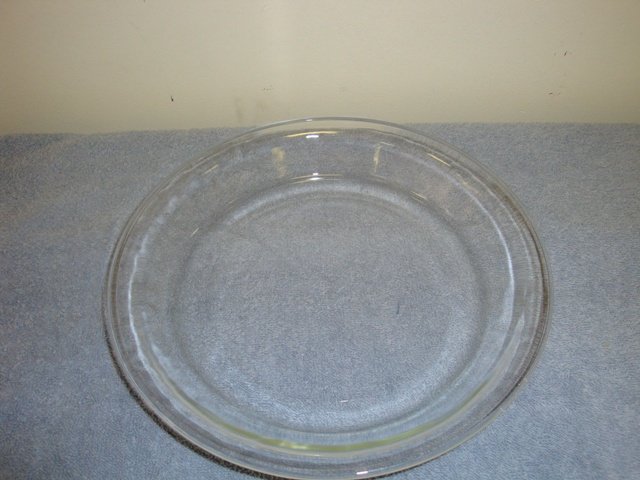 VINTAGE PYREX 209 8 1/2" PIE PLATE