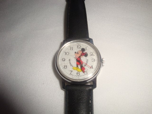 VINTAGE BRADLEY MICKEY MOUSE CHILDS WATCH