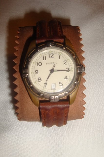 AUTHENTIC FOSSIL EC 6856 MENS WATCH W/DATE 3ATM BROWN BAND
