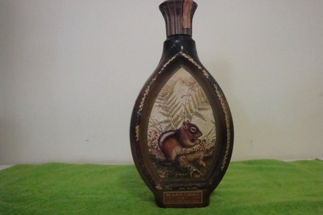 VINTAGE BEAMS CHOICE BOURBON BOTTLE /JAMES LOCKHART ART