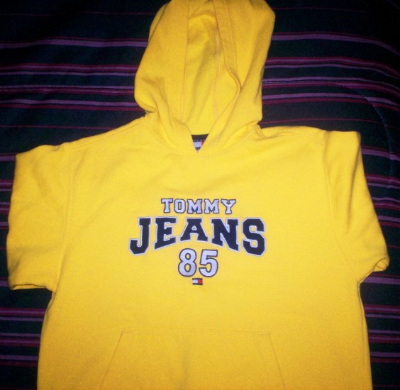 TOMMY HILFIGER HOODIE-SIZE MEDIUM FOR YOUTH