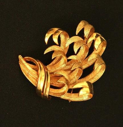 Vintage Signed Lisner Golden Leaf Brooch/Pin