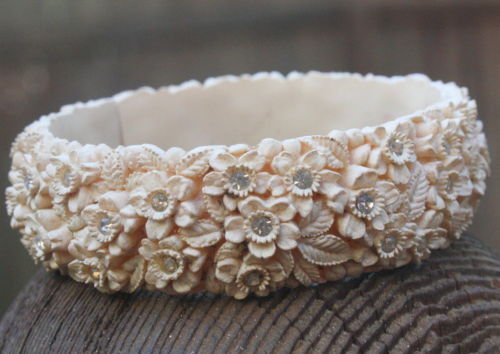 Beautiful Vintage Carved Rhinestone Bangle Bracelet