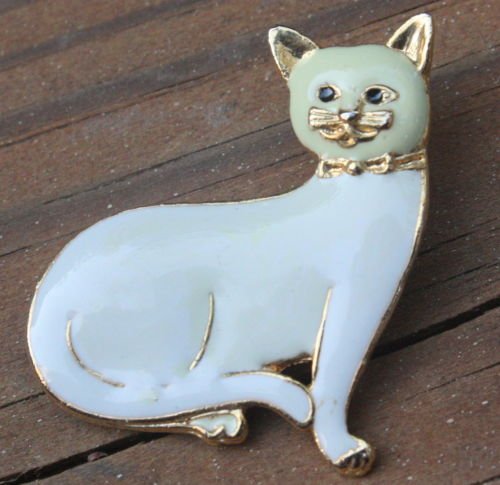 Super Cute Vintage Enamel Cat Pin Brooch