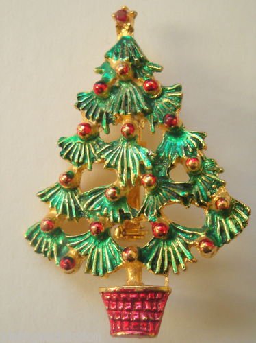 Outstanding Vintage Christmas Tree Pin Brooch