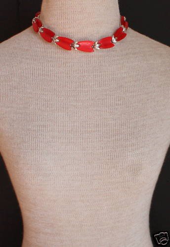 Vintage Lisner Red Tulip Thermoset Choker Necklace