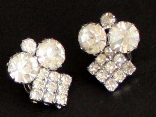 Vintage Signed Celebrity NY Rhinestone Clip On Earring