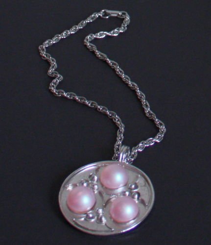 Vintage Bill Smith Richelieu Pink Pendant Necklace