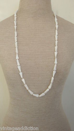 Vintage Art Deco Unique White Milk Bead Necklace