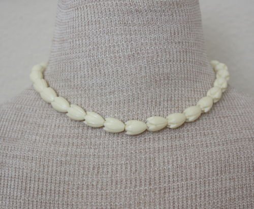 Vintage Faux Ivory Molded Tulip Necklace