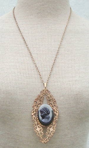 Vintage Unique Cameo Chunky Pendant Necklace