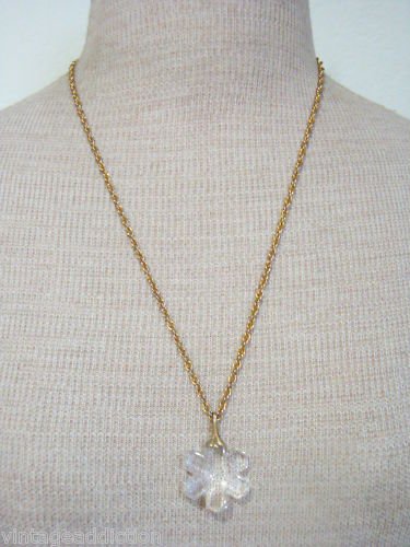 Cute Vintage White Glass Flower Pendant Chain Neckalce
