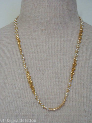 Elegant Vintage White & Gold Tone Pearl Necklace