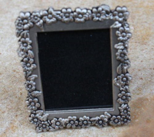 Vintage Pewter Flower Photo Frame Pin Brooch