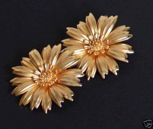 Vintage Blooming Daisy Flower Earrings