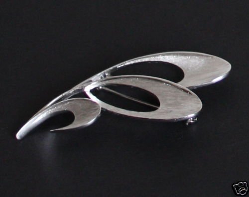 Vintage Trifari Leave Modernist Pin/Brooch