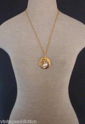 Outstanding Vintage Locket Pendant Necklace Unworn