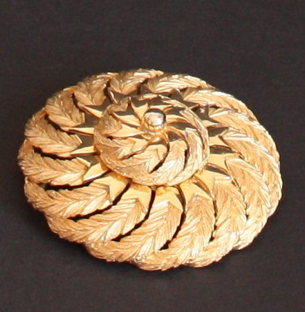 Vintage Swirl Pattern Gold Tone Pin/Brooch
