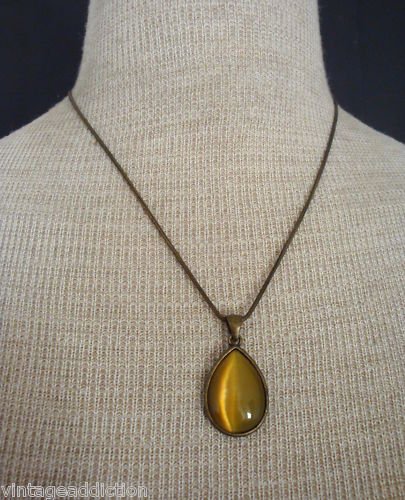 Feminine VIntage Green Olive Glass Pendant Necklace