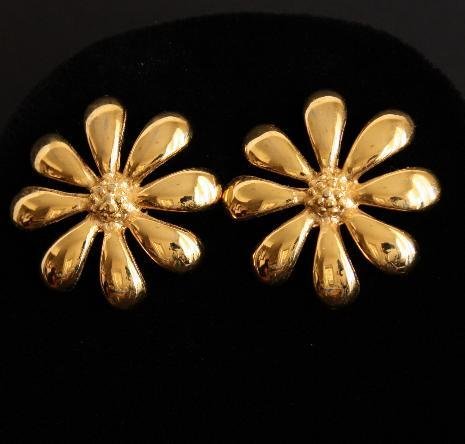 Vintage Gold Tone Flower Pierced Earrings