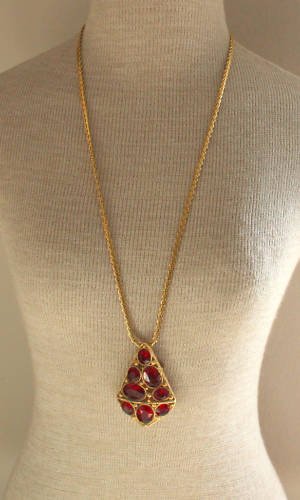 Vintage Chunky Red Glass Pendant Trifari Chain Necklace
