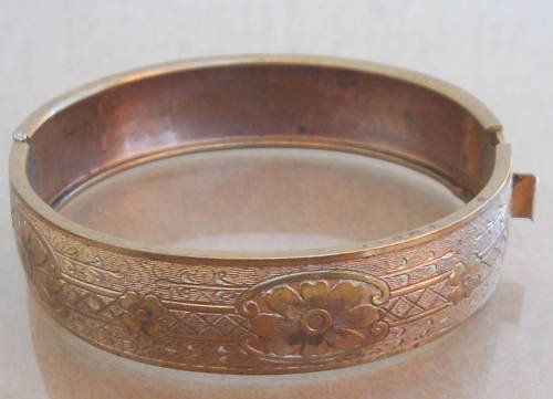 Vintage Victorian Engraved Hinged Bangle Bracelet