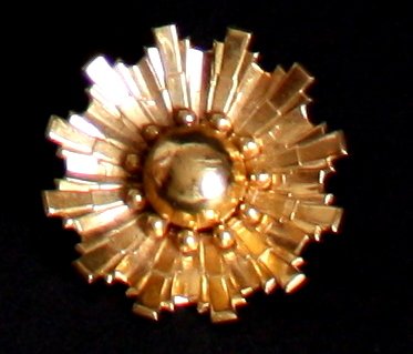 Vintage Coro Golden Metal Flower Pin/Brooch