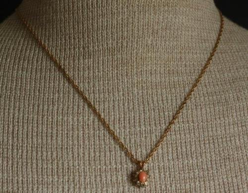 Vintage White Rhinestone Pendant Necklace