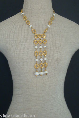 Elegant Vintage White Glass Lariat Necklace