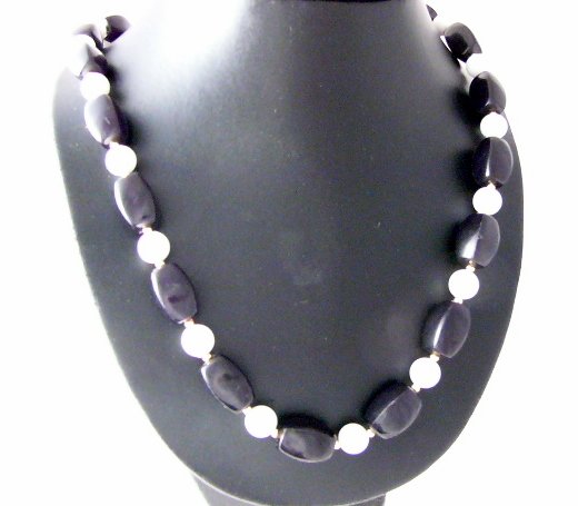 Vintage Black White plastic classic Beads Necklace Goldtone