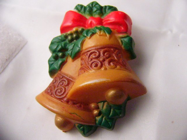 VTG Retro Plastic Christmas Bell Pin