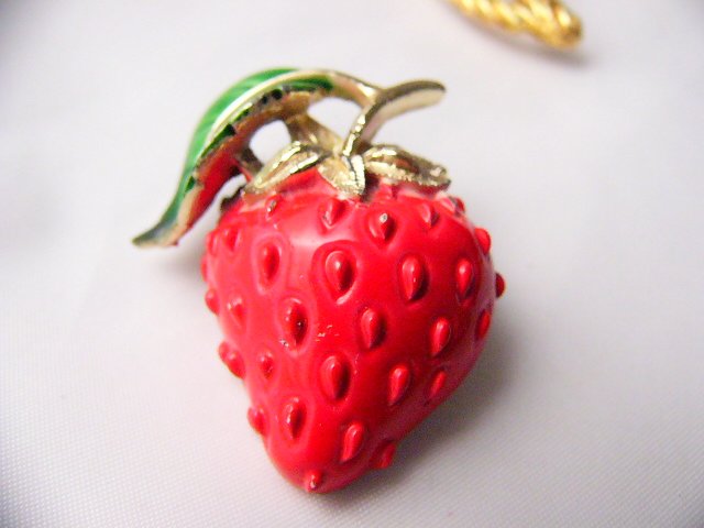 Yummy Strawberry Pin Fruit enamel brooch retro