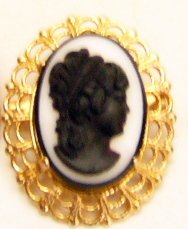 So Retro Cameo Pin Goldtone metal Costume