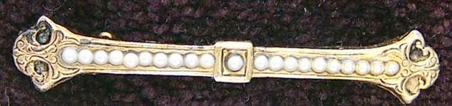 Snakes Head bar pin Faux Pearl