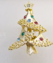 Mini Christmas tree pin rhinestones detailed