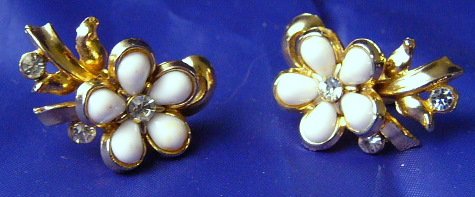 Vintage script Coro Screwback earrings Milkglass RHinestone