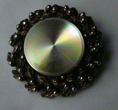 Jewelart Pin Brooch wreath Iridescent center POP