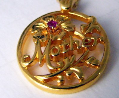 Avon Goldtone Mother Necklace Flower rhinestone
