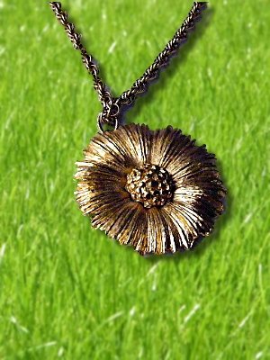 Vintage Monet BIG Flower Necklace goldtone chain