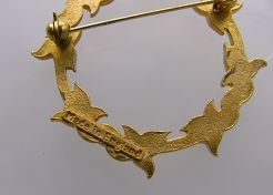 Round English Pin leaf Ivy Broach