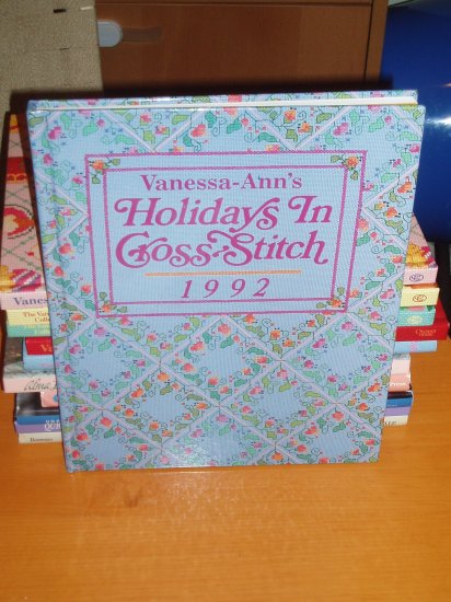 VANESSA-ANN HOLIDAYS IN CROSS-STITC (1992)
