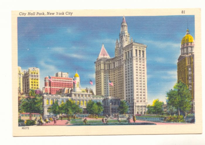 CITY HALL PARK, NEW YORK CITY, VINTAGE UNUSED POSTCARD #175