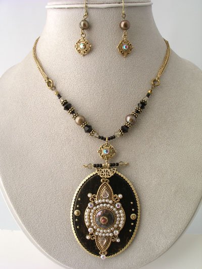 CHUNKY JET BLACK AB CRYSTAL FAUX PEARL BEAD SET
