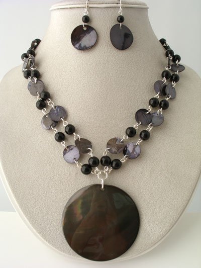 CHUNKY JET BLACK SHELL SEED BEAD NECKLACE SET