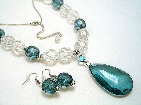GREEN ICE BEAD NECKLACE SET