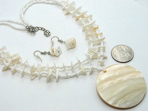 CHUNKY OFF WHITE CREAM CREME NATURAL LUCITE PEARL SHELL SEED BEAD NECKLACE SET