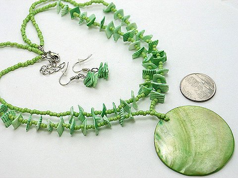 CHUNKY GREEN LUCITE PEARL SHELL SEED BEAD NECKLACE SET