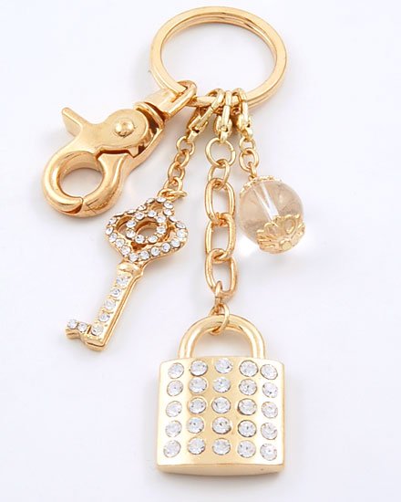 HOT GOLD TONE LOCK AND KEY 60 CRYSTAL KEYCHAIN