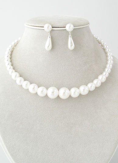 WHITE FAUX PEARL GRADUATED CHOKER NECKLACE SET