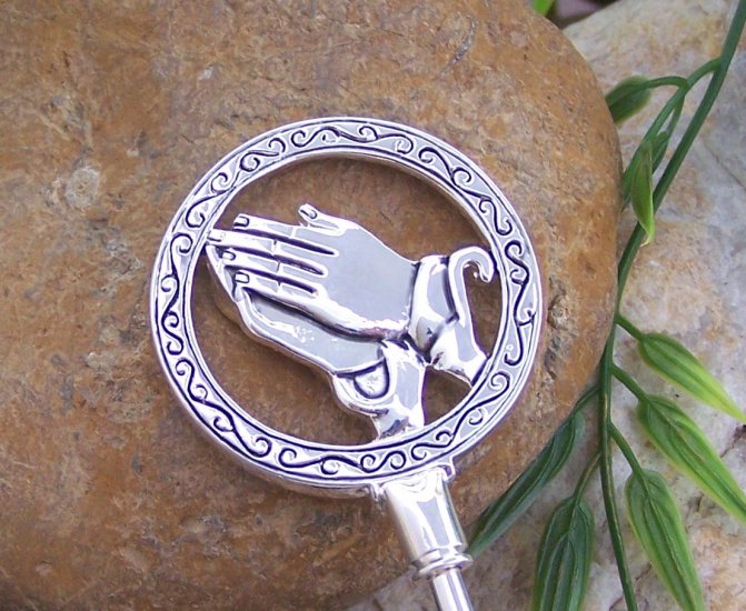 RELIGIOUS FILIGREE PRAYING HANDS PURSE N' HOOK HANGER HANDBAG BAG HOLDER w/ POUCH